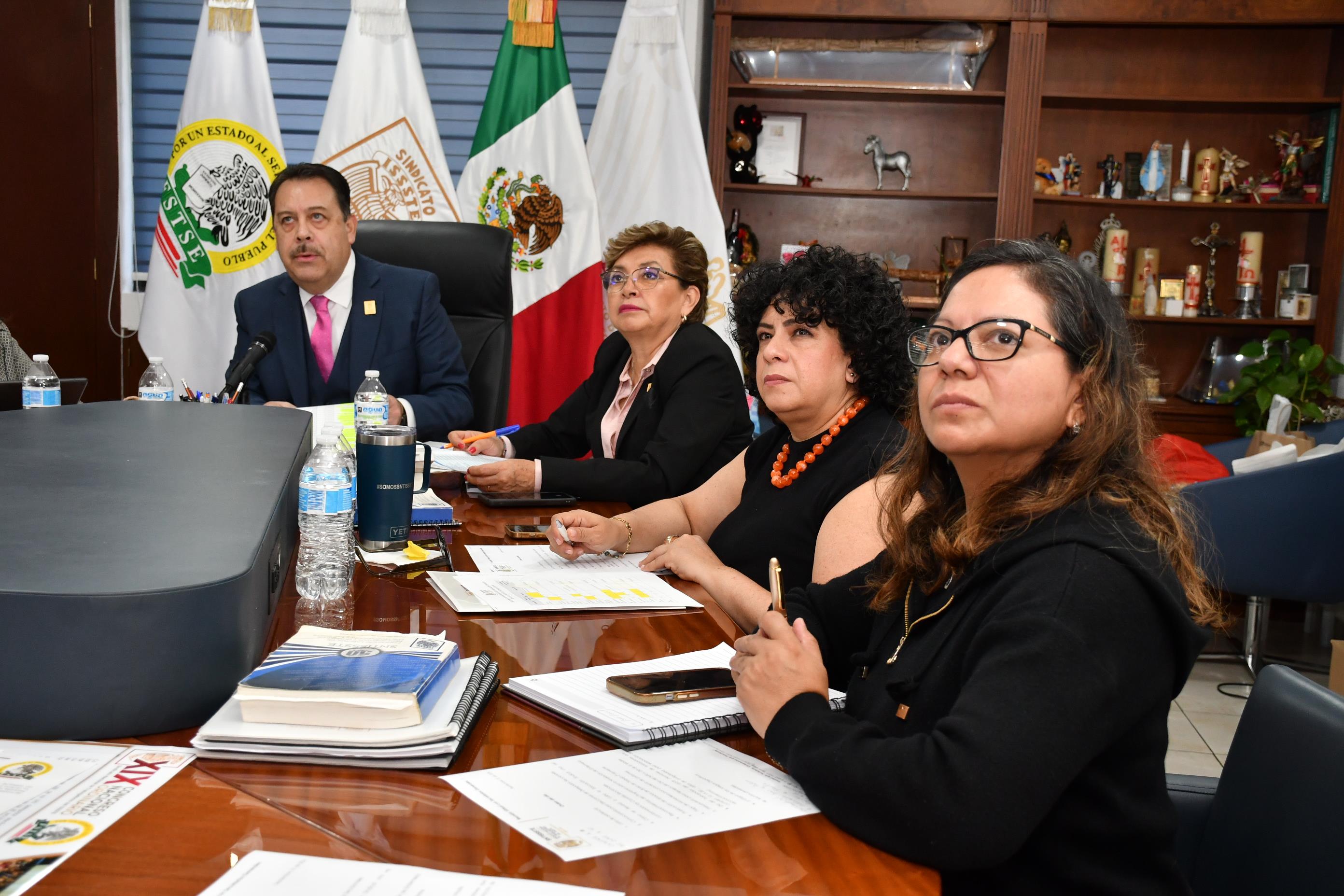 Reunión a distancia con los 49 Secretarios Generales Seccionales